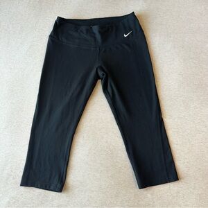 Nike Black Cropped Leggings